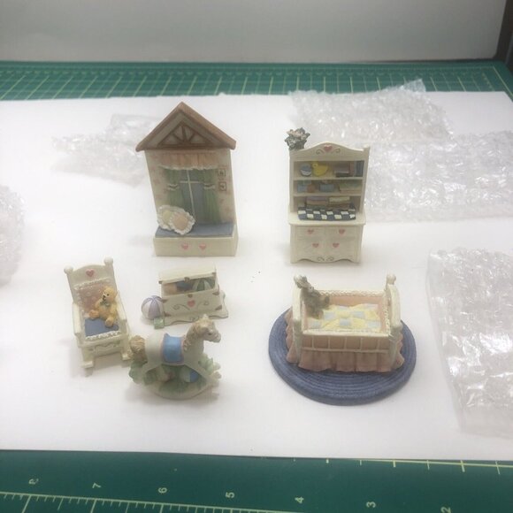 NIB Old Stock. 6 piece Avon Victorian Memories Miniature Nursery Vintage NOS - Picture 5 of 12